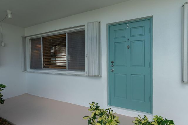 2290 SUNSET Avenue 7, Lake Worth Beach, FL 33461