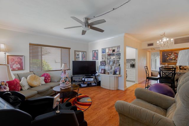 2290 SUNSET Avenue 7, Lake Worth Beach, FL 33461