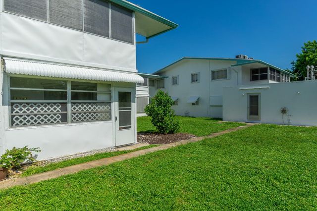 2290 SUNSET Avenue 7, Lake Worth Beach, FL 33461