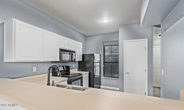 280 S ELIZABETH Way 14, Chandler, AZ 85225