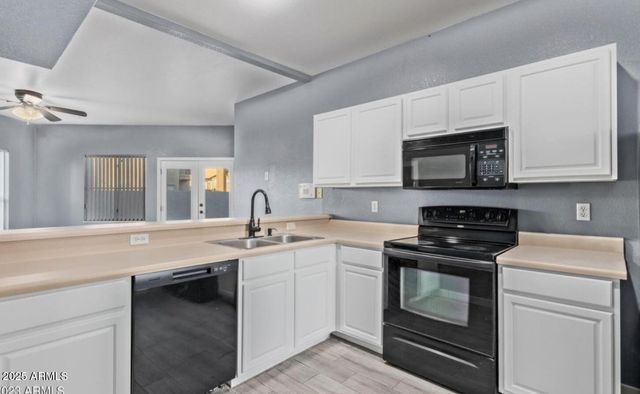 280 S ELIZABETH Way 14, Chandler, AZ 85225