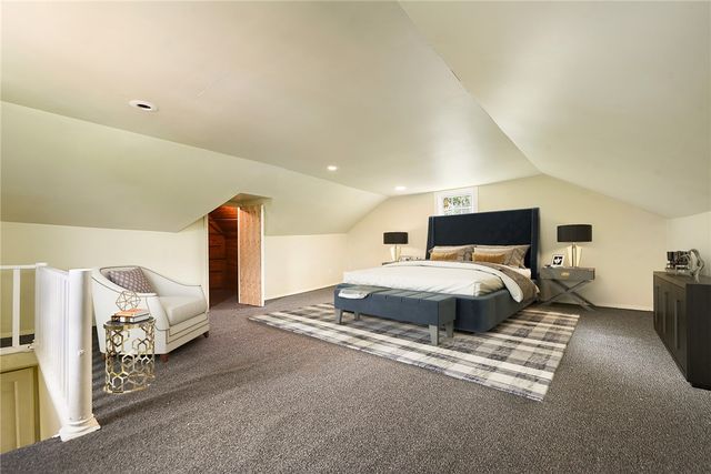 163 Universal Rd, Penn Hills, PA 15235