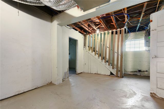 163 Universal Rd, Penn Hills, PA 15235