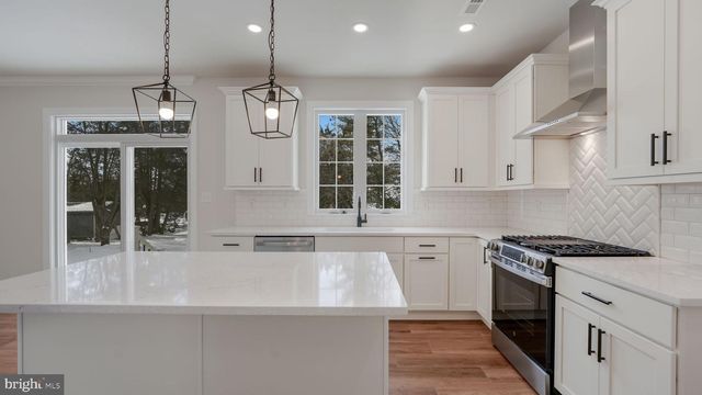 5 FARBER DRIVE, Chalfont, PA 18914