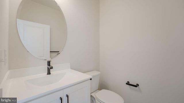 5 FARBER DRIVE, Chalfont, PA 18914