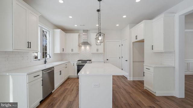 5 FARBER DRIVE, Chalfont, PA 18914