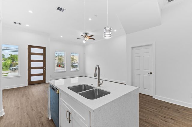 7805 Farnsworth Street A, Houston, TX 77022