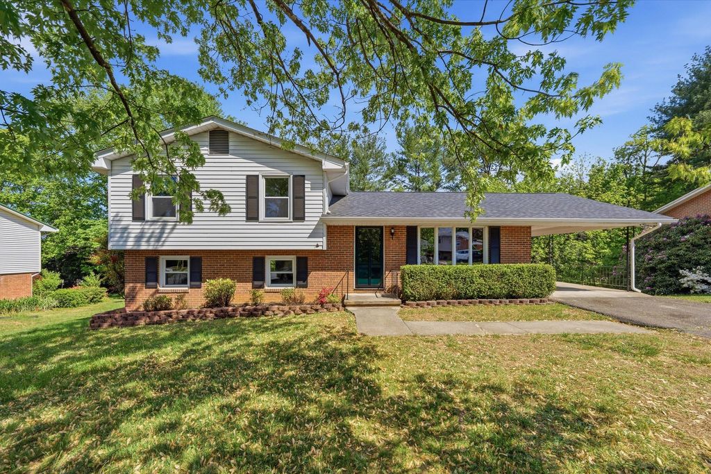 3344 Pamlico DR, Roanoke, VA 24018