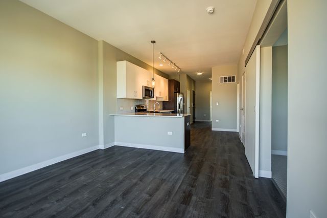 851 W Grand Avenue 406, Chicago, IL 60642