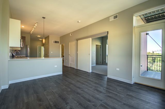 851 W Grand Avenue 406, Chicago, IL 60642