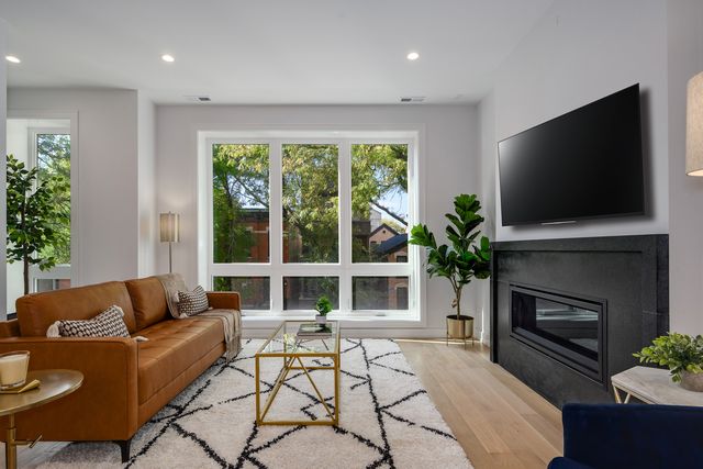 867 N Marshfield Avenue 2, Chicago, IL 60622