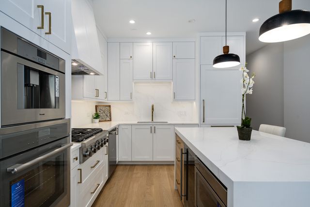 867 N Marshfield Avenue 2, Chicago, IL 60622