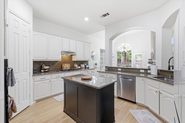 3306 Castlewood Boulevard, Highland Village, TX 75077