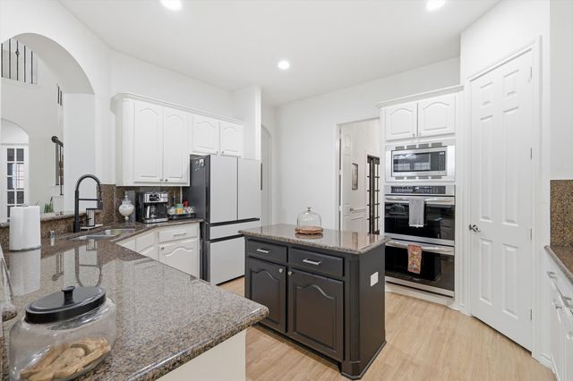 3306 Castlewood Boulevard, Highland Village, TX 75077