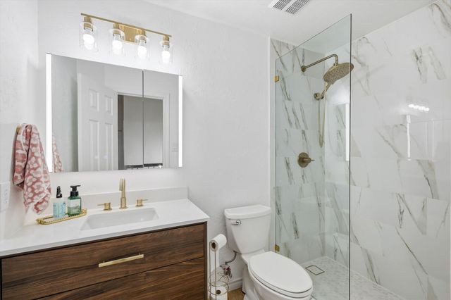 3306 Castlewood Boulevard, Highland Village, TX 75077