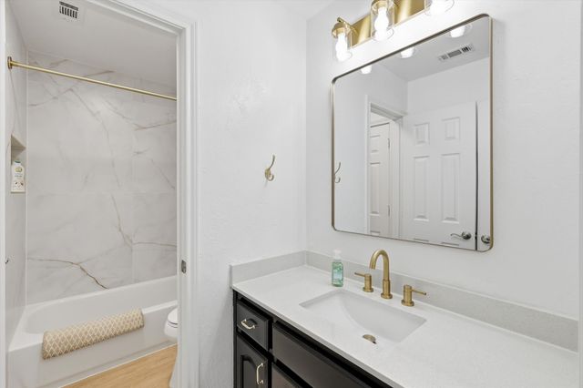 3306 Castlewood Boulevard, Highland Village, TX 75077