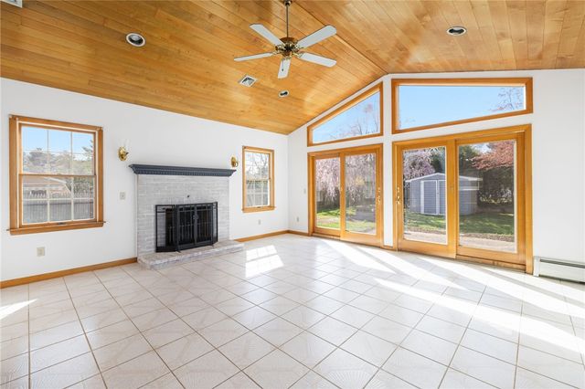 9 Long Pond Road, Coventry, RI 02816