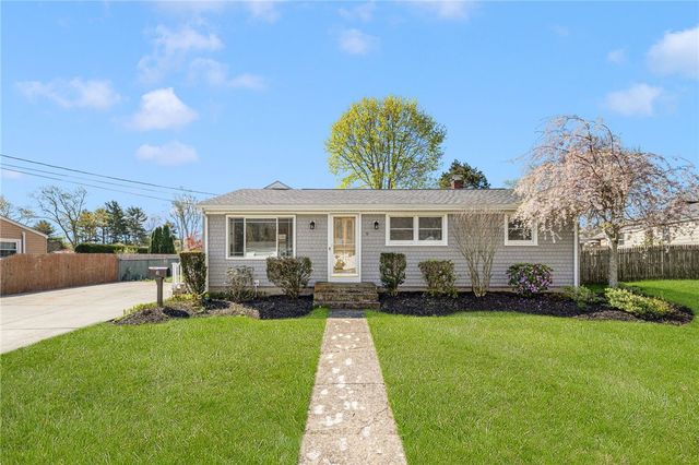 9 Long Pond Road, Coventry, RI 02816