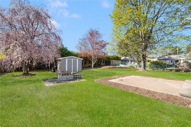 9 Long Pond Road, Coventry, RI 02816