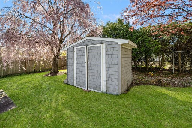 9 Long Pond Road, Coventry, RI 02816