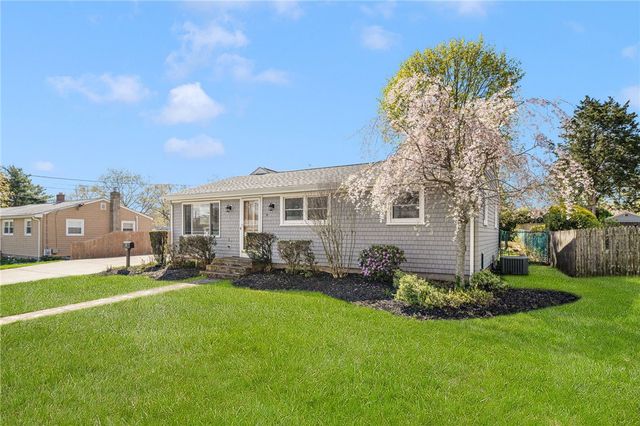 9 Long Pond Road, Coventry, RI 02816