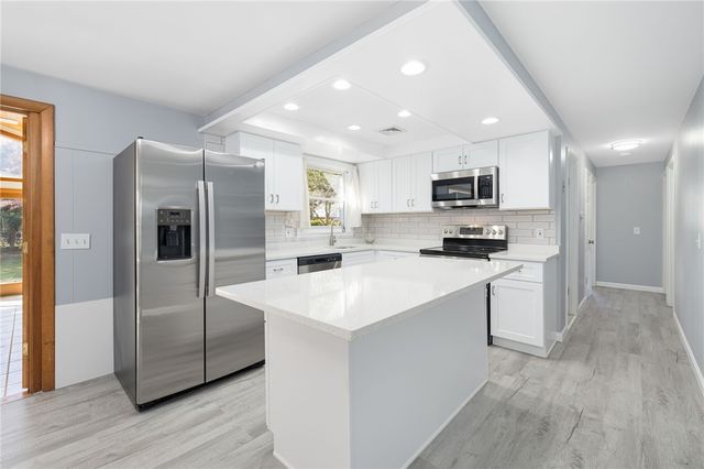 9 Long Pond Road, Coventry, RI 02816