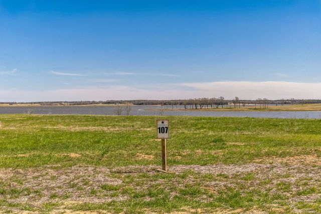 220 Lakeshore Lane, Windom, TX 75492