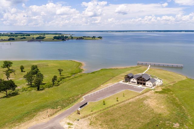 220 Lakeshore Lane, Windom, TX 75492