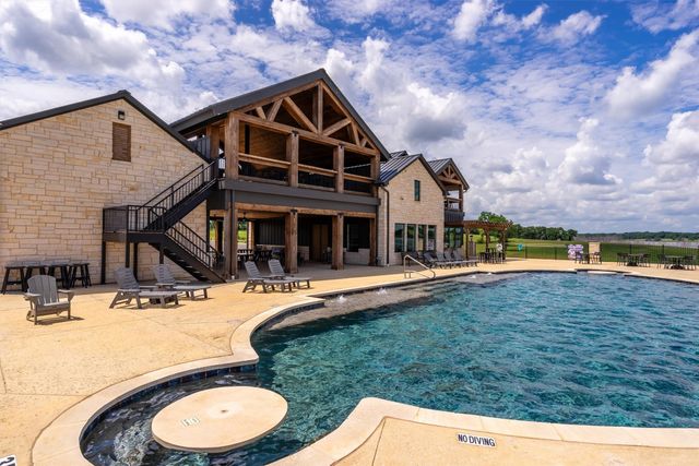 220 Lakeshore Lane, Windom, TX 75492