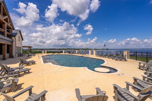 220 Lakeshore Lane, Windom, TX 75492