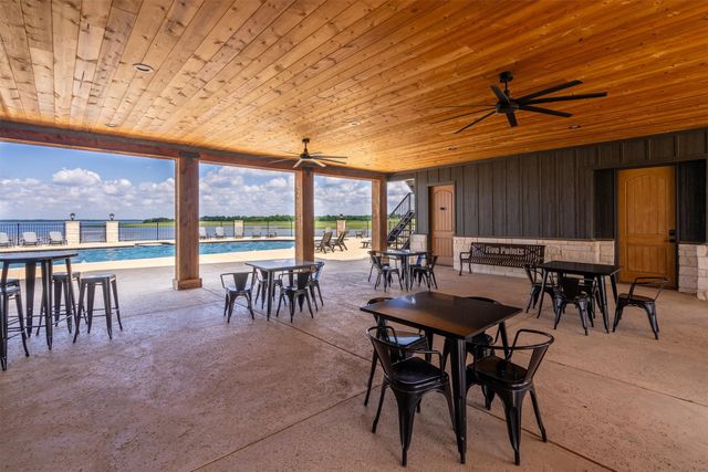 220 Lakeshore Lane, Windom, TX 75492