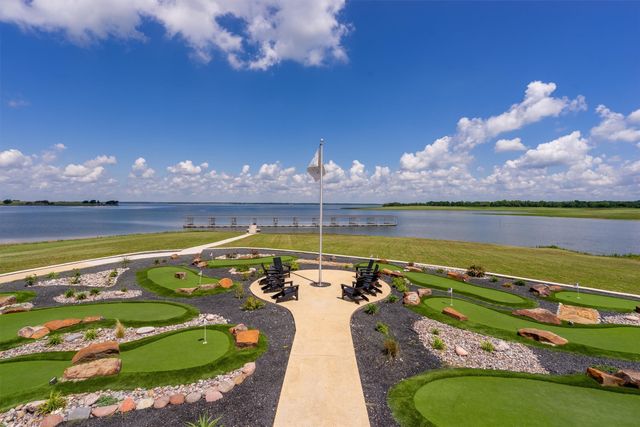 220 Lakeshore Lane, Windom, TX 75492