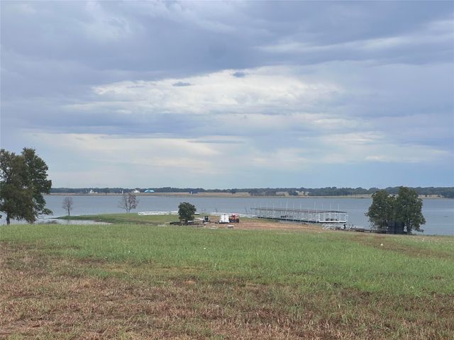 220 Lakeshore Lane, Windom, TX 75492