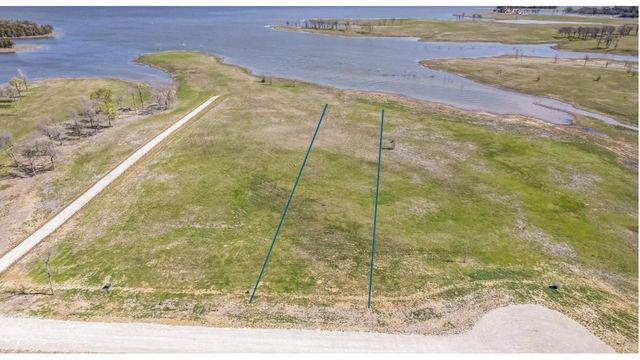220 Lakeshore Lane, Windom, TX 75492