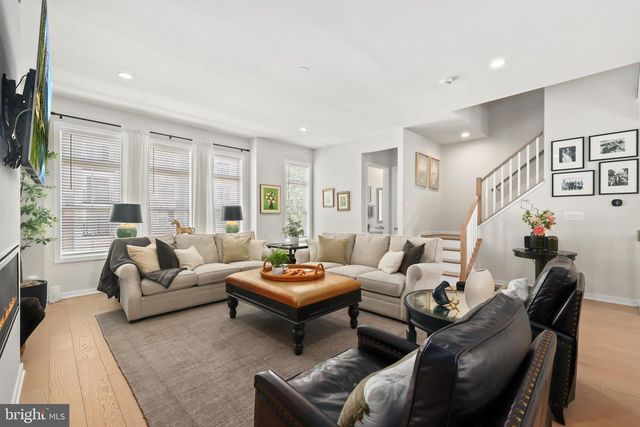 43909 EVELYN PATH TER, Ashburn, VA 20147