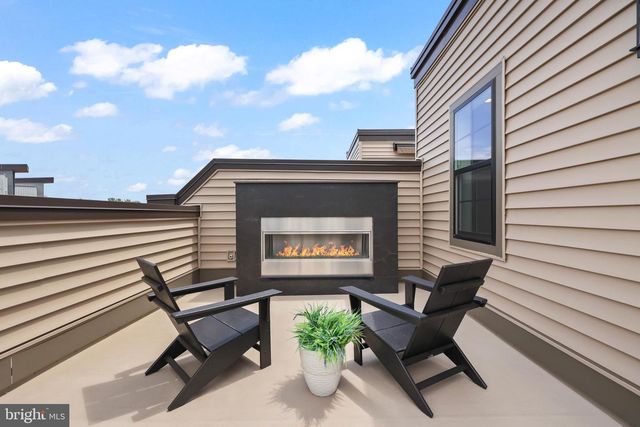 43909 EVELYN PATH TER, Ashburn, VA 20147