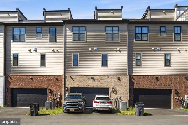 43909 EVELYN PATH TER, Ashburn, VA 20147