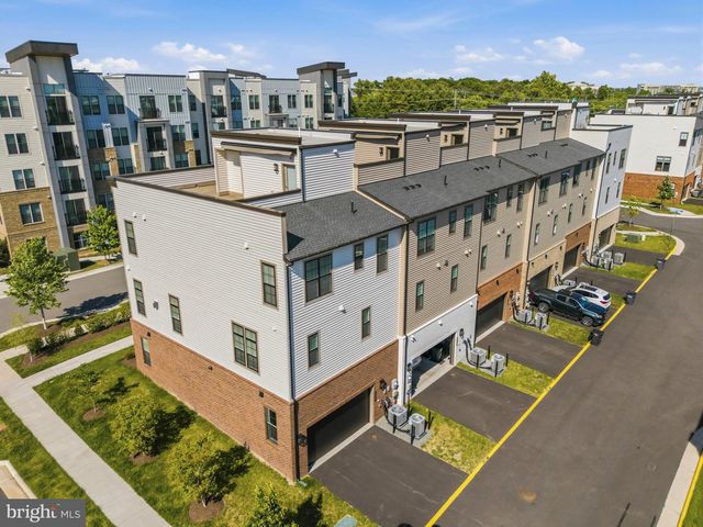 43909 EVELYN PATH TER, Ashburn, VA 20147