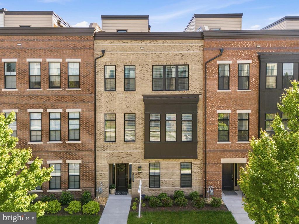 43909 EVELYN PATH TER, Ashburn, VA 20147