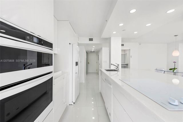 2555 Collins Avenue 1714, Miami Beach, FL 33140