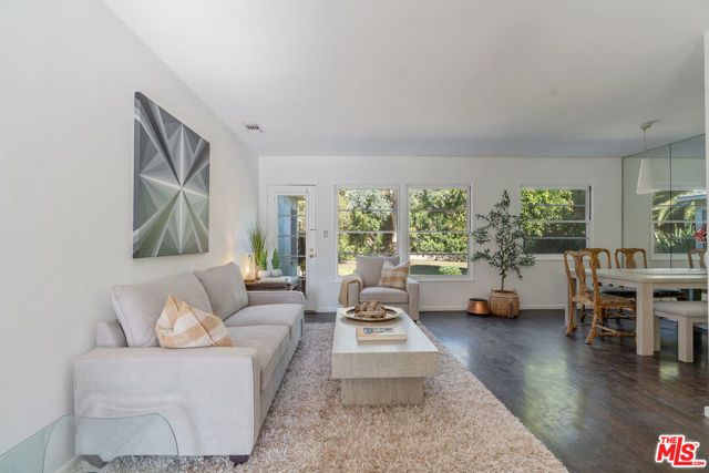 3031 S Bentley Avenue, Los Angeles, CA 90034