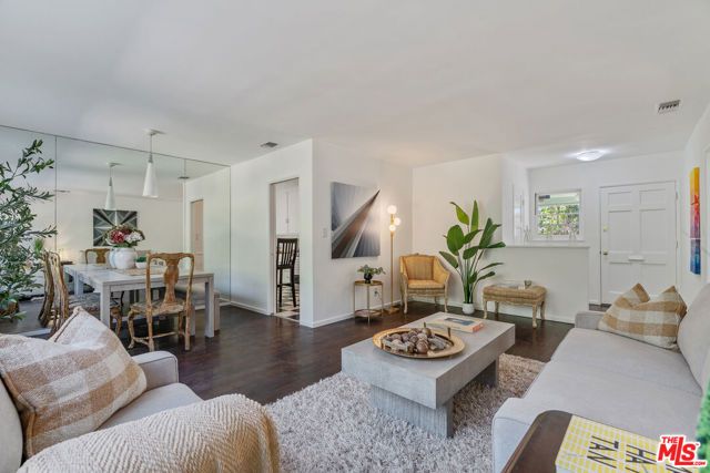 3031 S Bentley Avenue, Los Angeles, CA 90034