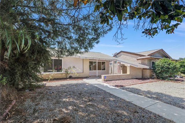 451 Magnolia Circle, Hemet, CA 92543