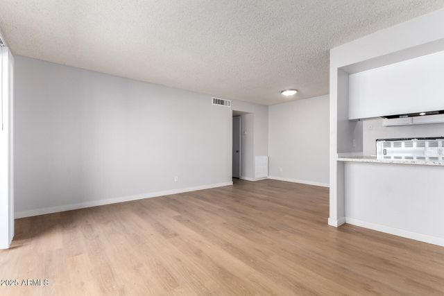 4867 W PALO VERDE Drive, Glendale, AZ 85301