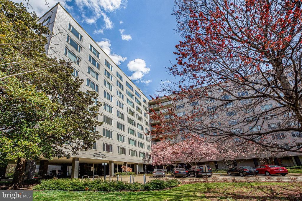 2475 VIRGINIA AVENUE 627, Washington, DC 20037