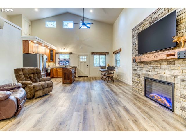 52624 SUNRISE Blvd, La Pine, OR 97739