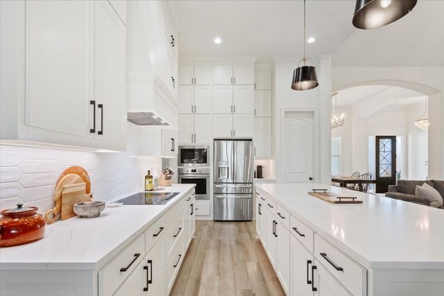 10229 Creekside Lane, Waco, TX 76712