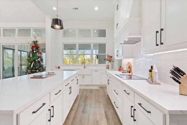 10229 Creekside Lane, Waco, TX 76712