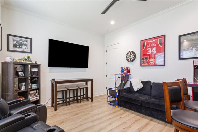 10229 Creekside Lane, Waco, TX 76712