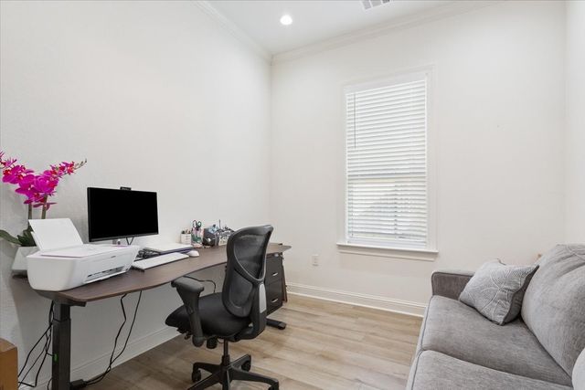 10229 Creekside Lane, Waco, TX 76712